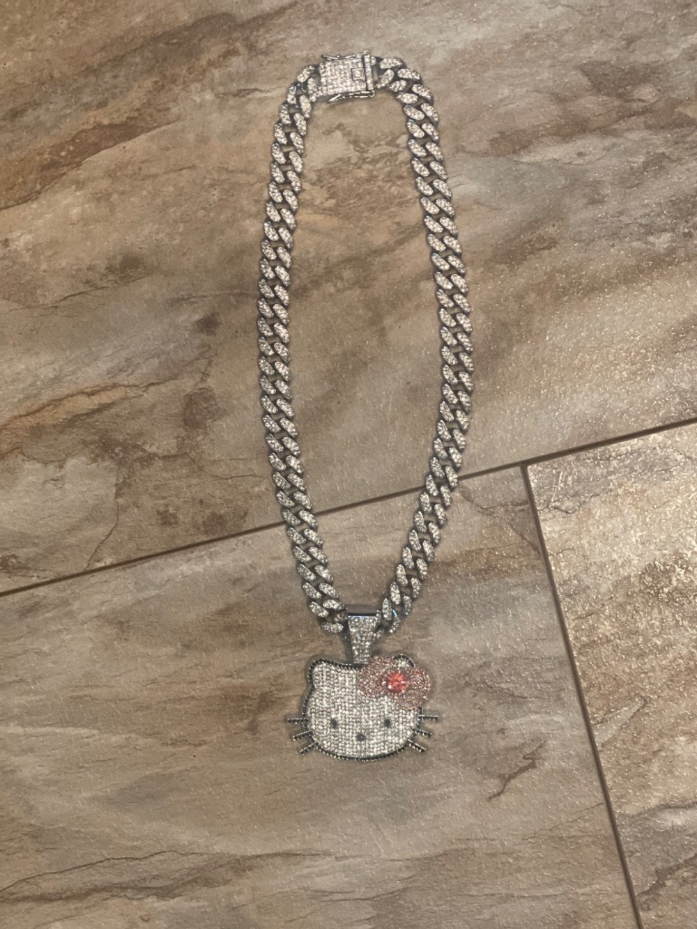 Hello kitty pendent - Picture 2 of 3